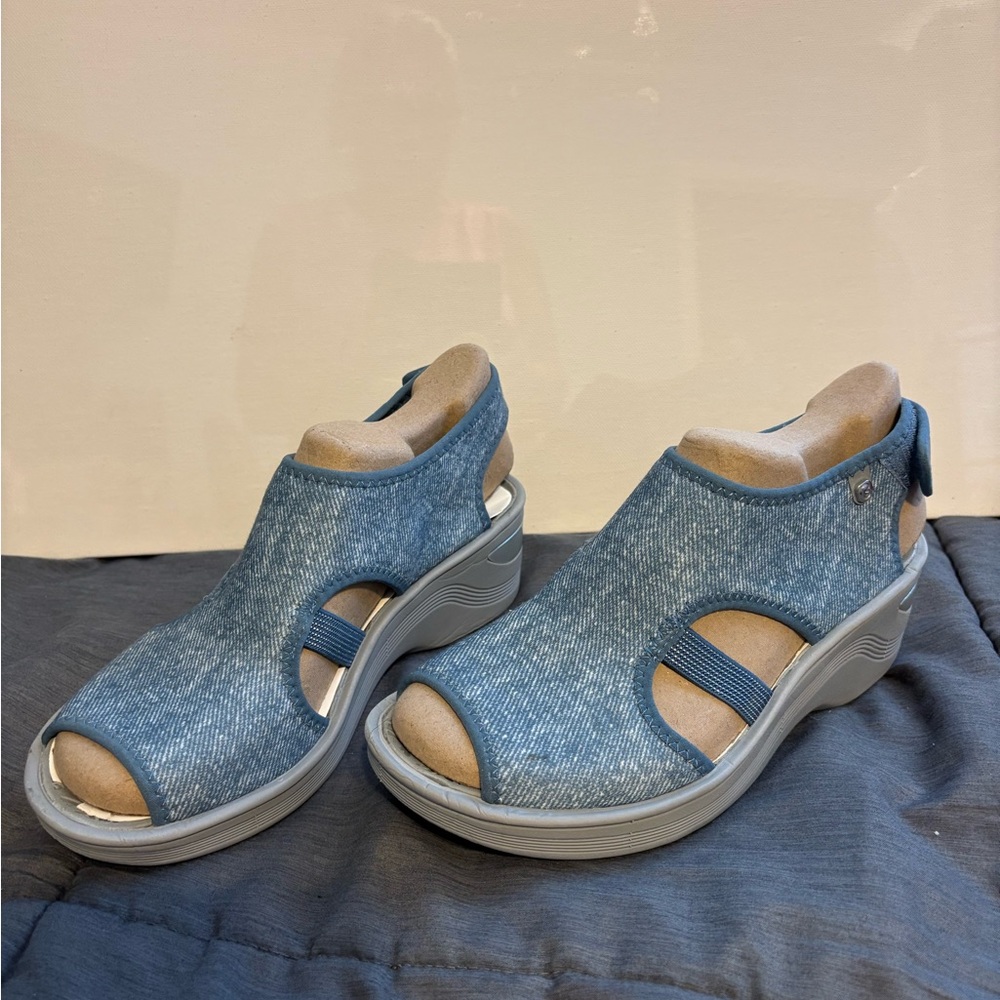 B Zees new Blue Open-Toe Wedge Sandals